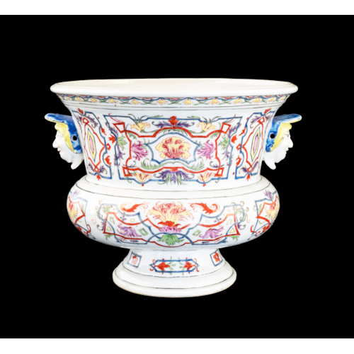 Rare Chinese export porcelain wine cooler with famille rose decoration